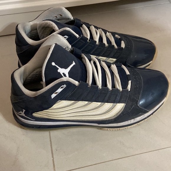 Men’s Jordan Sneakers - Picture 2 of 5